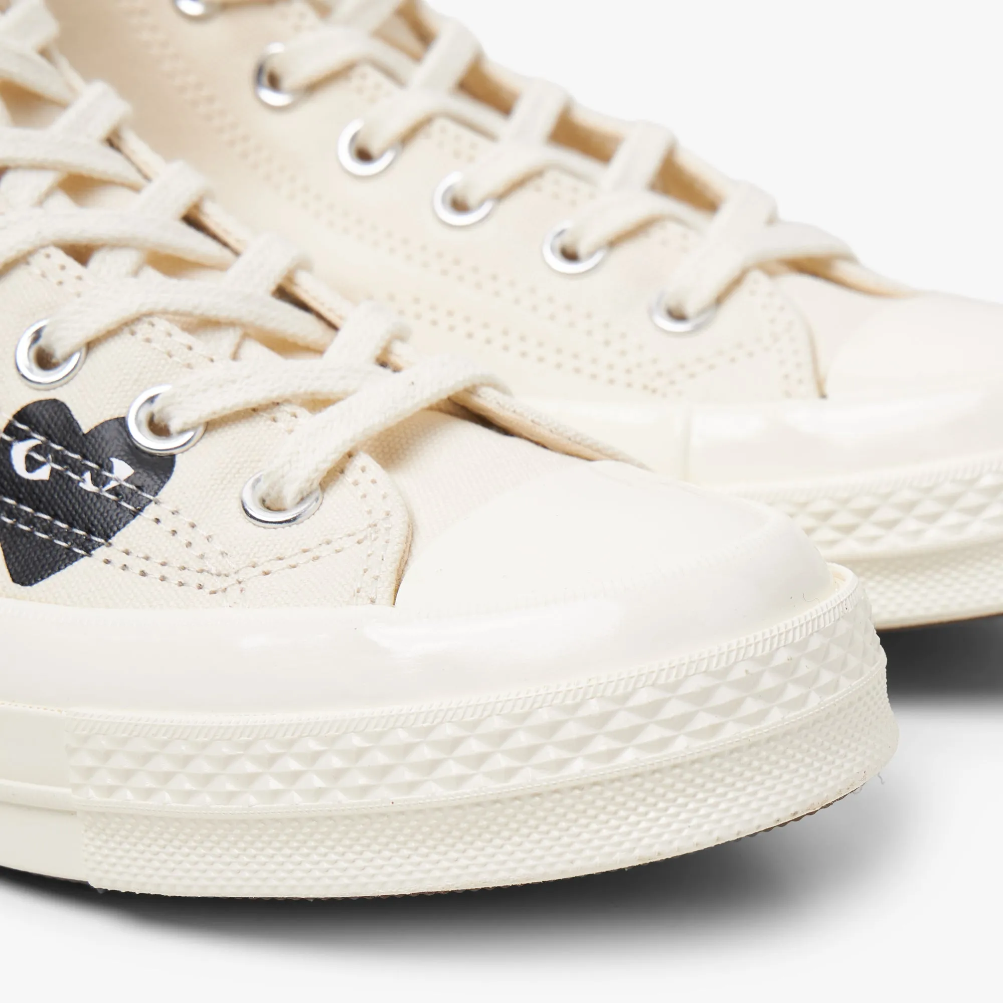 Converse x COMME des GARÇONS PLAY Chuck Taylor Hi / Multi Heart Beige