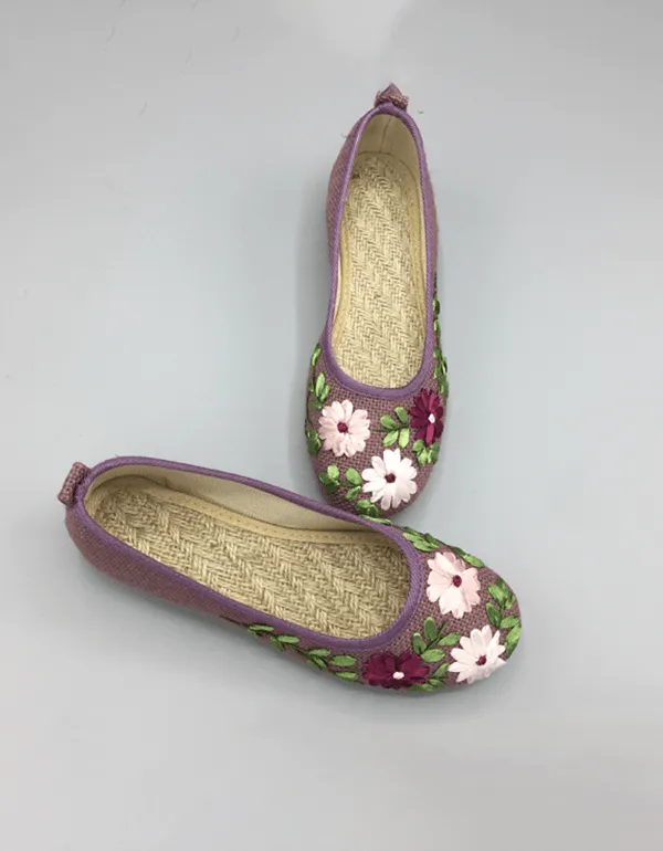 Ethnic Style Embroidered Linen Shoes