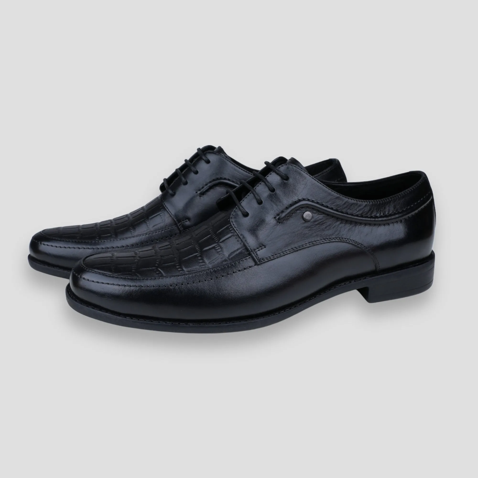 Ezok Leather Black Casual Laceup Shoes For Men