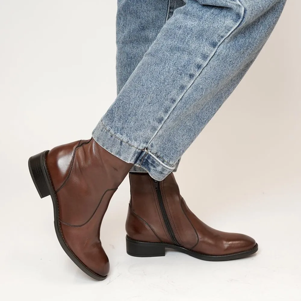 Seline Chestnut Leather Ankle Boots