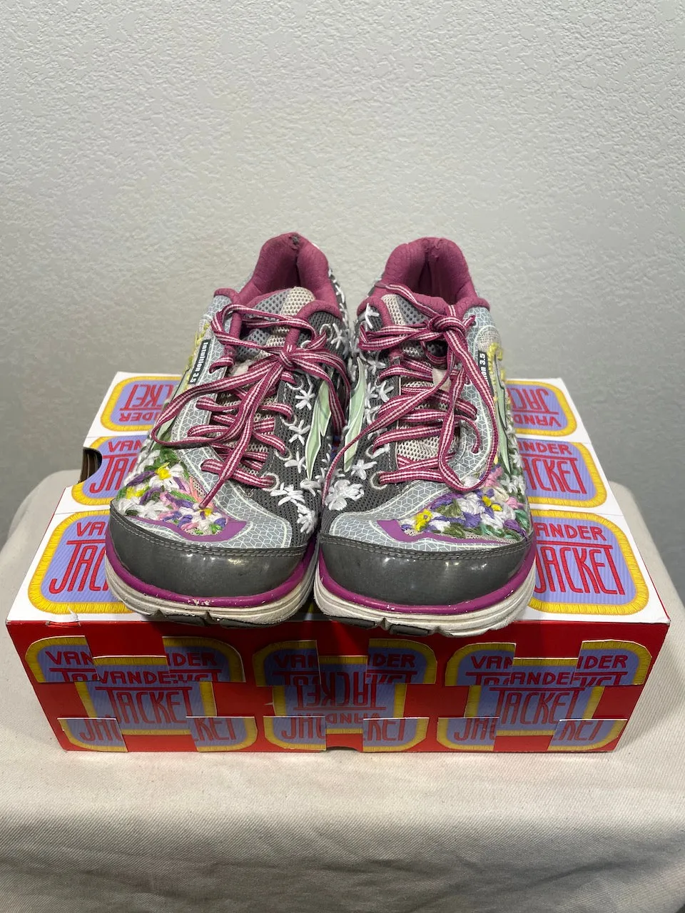 SHOE Runners World, Womens 9.5/Mens 8