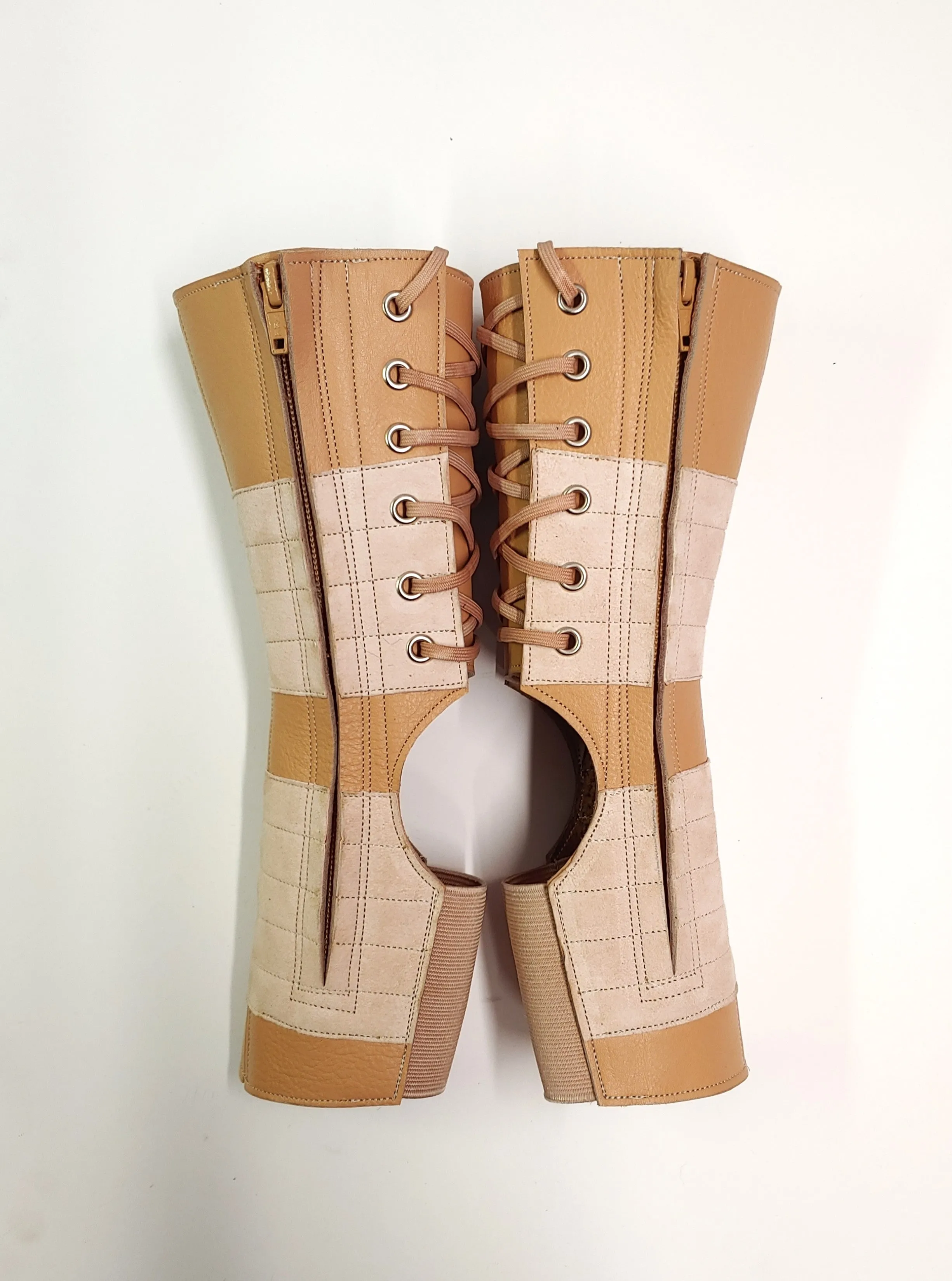 SHORT Aerial boots in SOFT NUDE leather w/ ZIP