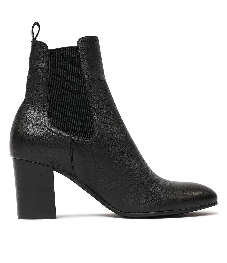 Usset Black Leather Chelsea Boots