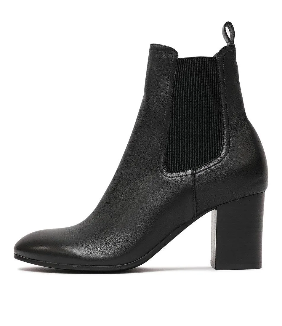 Usset Black Leather Chelsea Boots