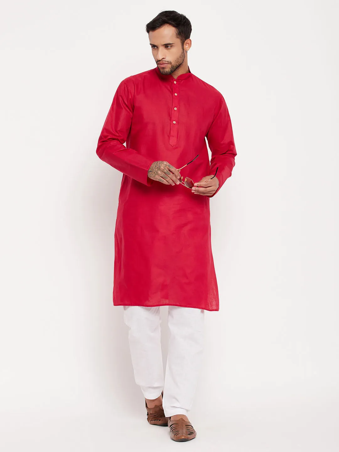 VASTRAMAY Maroon Cotton Kurta And White Pyjama