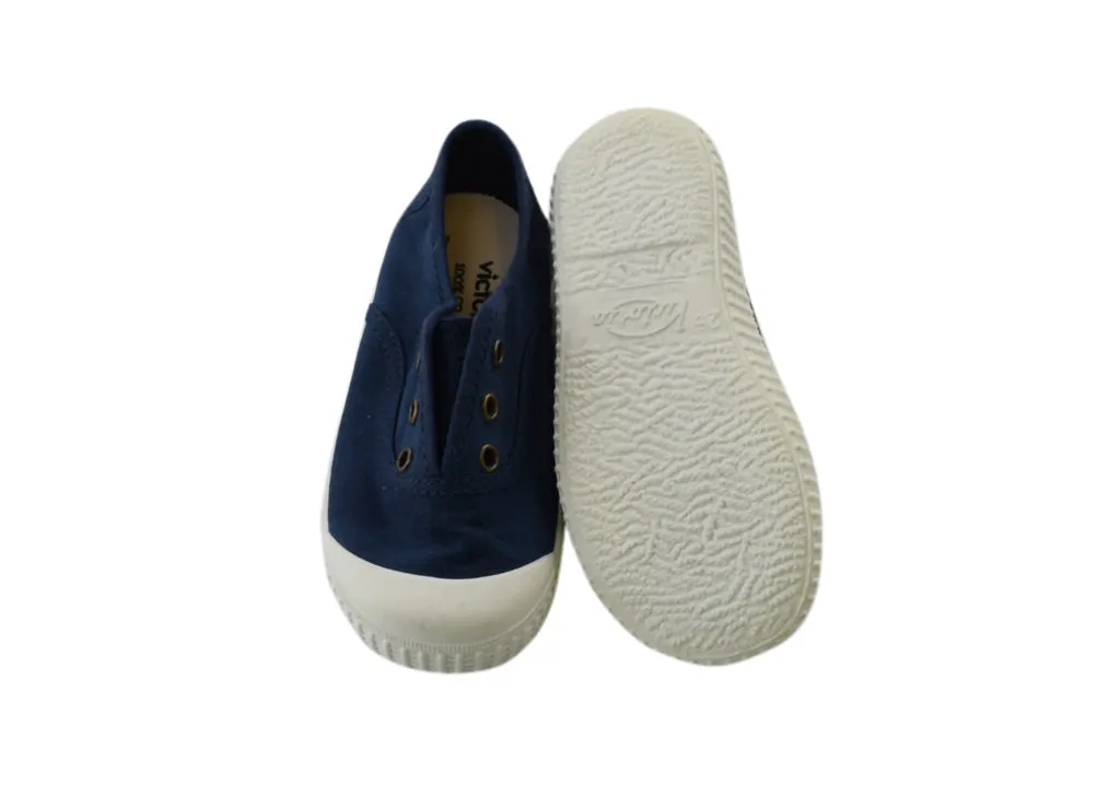 Victoria, Boys or Girls Plimsoles, Multiple Sizes