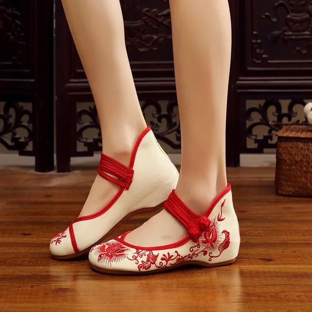 Woman Flat Shoes Vintage Flowers Embroidery Shoes Women Chinese